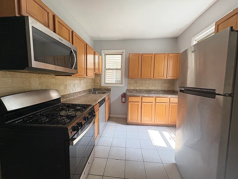 11 Dwight St #2 — Photo 1