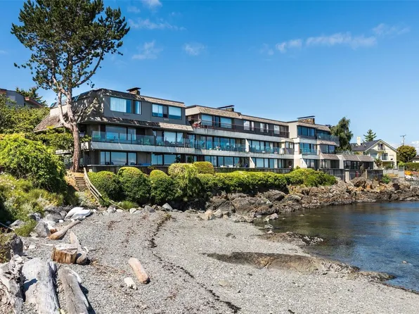 1211 Beach Dr #103, Oak Bay, BC V8S 2N4