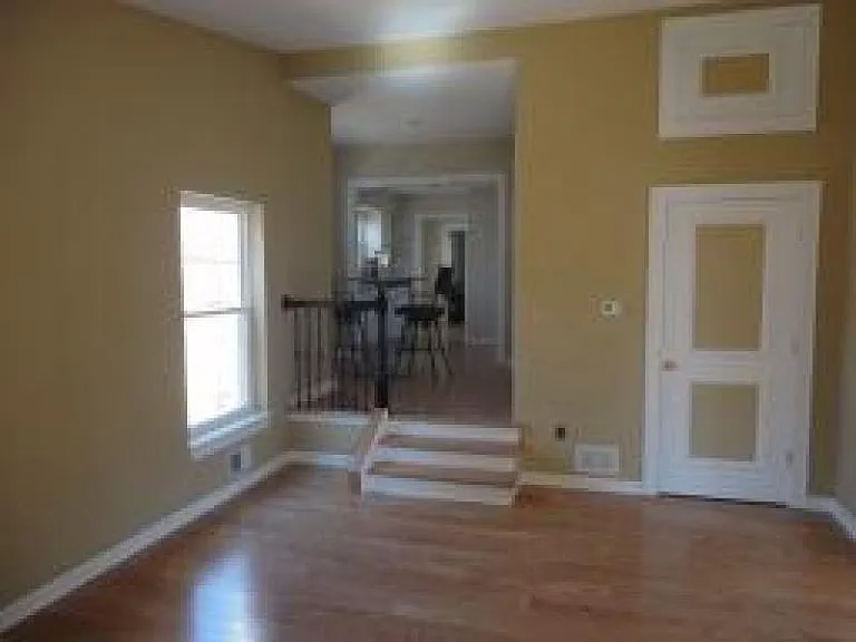 44 Evergreen Ave — Photo 4