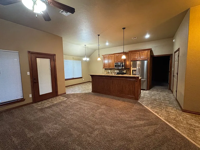 1517 NE Stonehouse Dr — Photo 7
