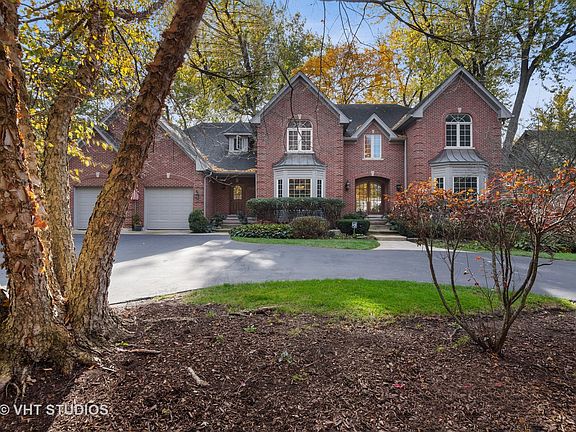 2nd image of 33 Essex Ln