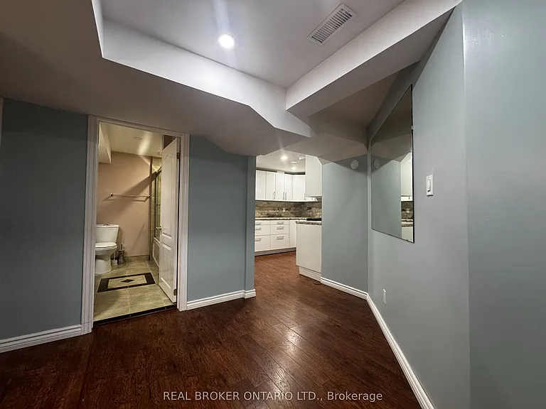 34 Engel Cres #A — Photo 8