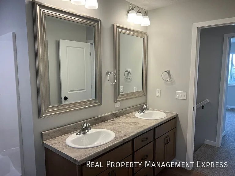 9666 W Tunis Dr — Photo 16