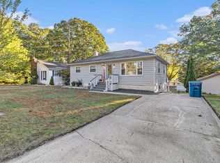 1040 N Robert St, Ludington, MI 49431