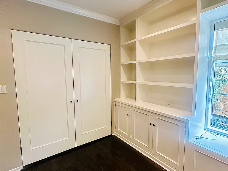 1580 S Ridgeley Dr — Photo 15