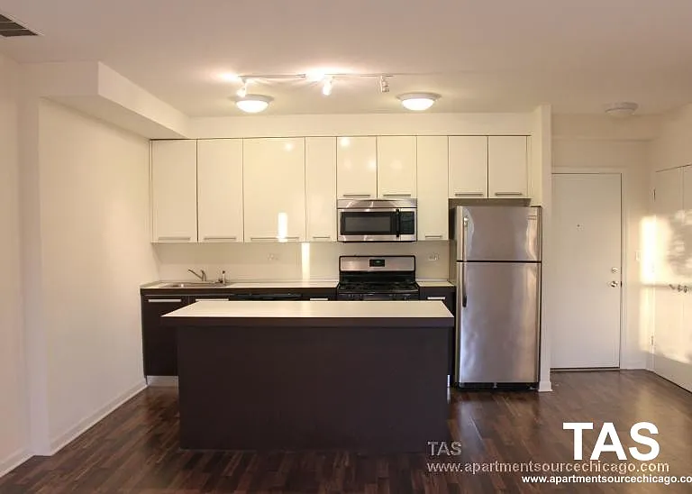 1524 W Glenlake Ave #5B — Photo 1