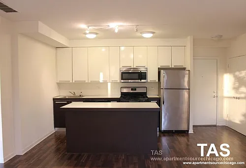 1524 W Glenlake Ave #5B Photo 1