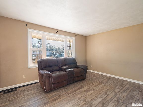 4th image of 1417 W Brentwood Dr