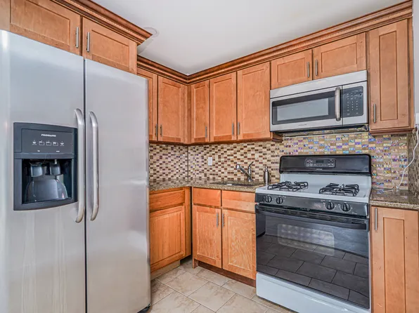 3165 Emmons Avenue image 16 of 33