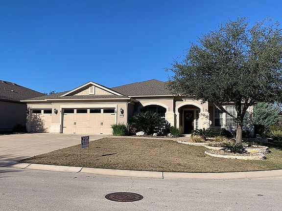 3rd image of 104 Pipe Creek Ln