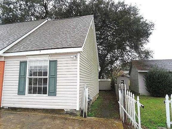 RIGHT SIDE OF HOME