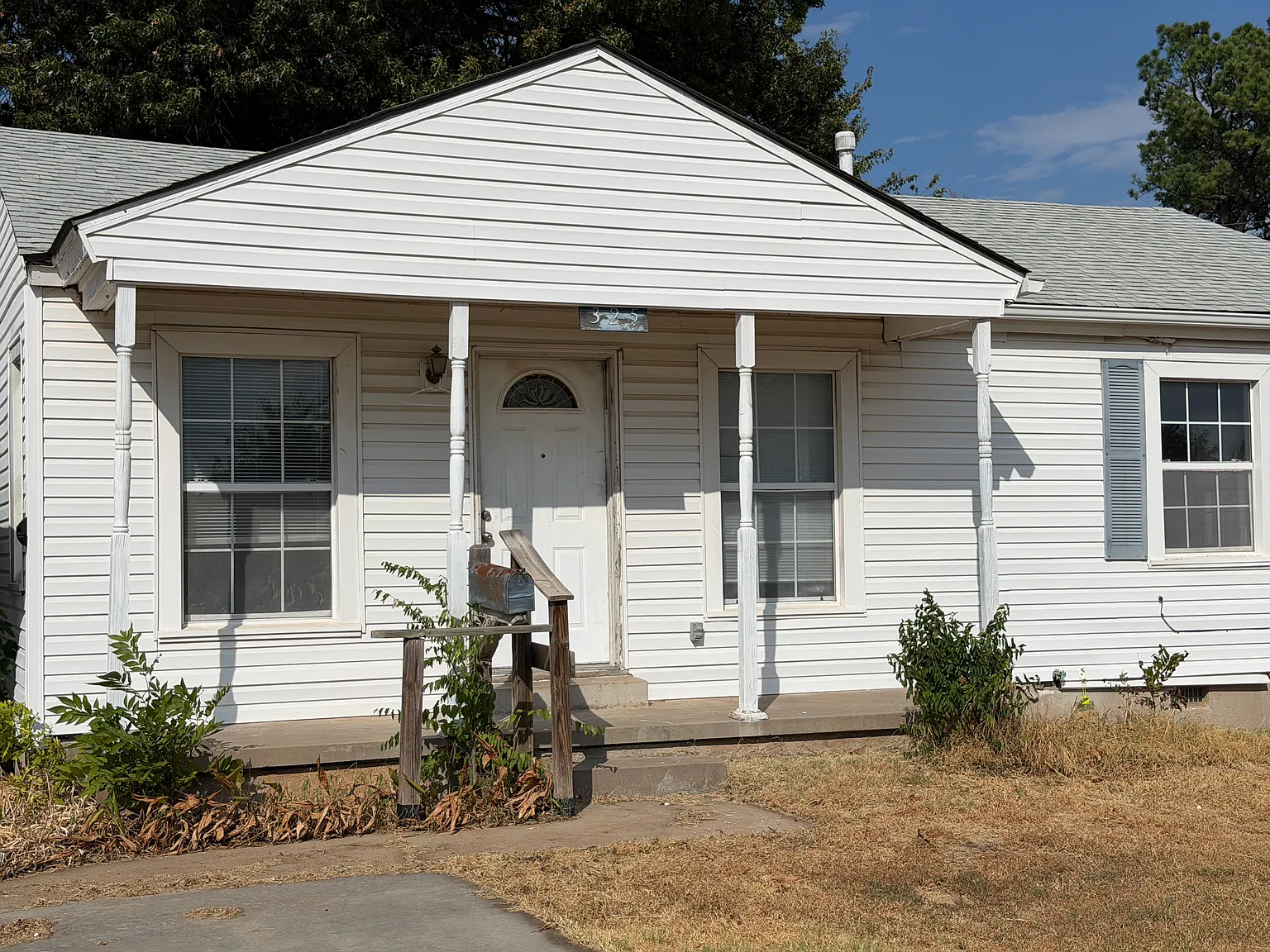 3 bed, 925 sqft, $1,100 — Photo 2