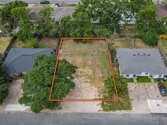 2nd image of 1136 Georgia St