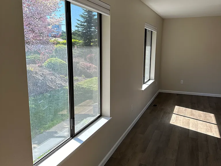 331 23rd St NE — Photo 24