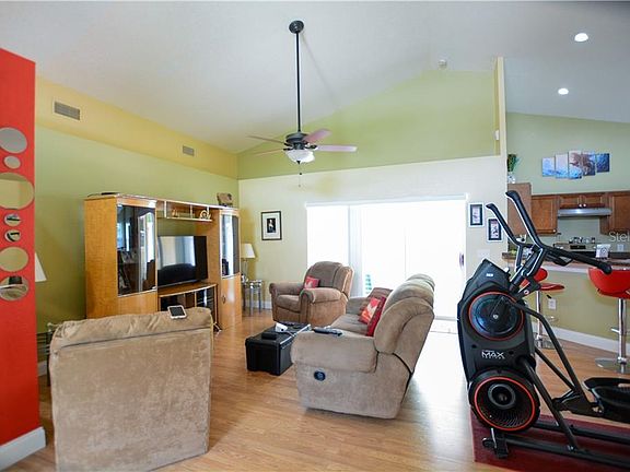 5th image of 4018 Oak Preserve Dr