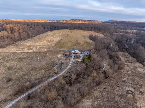 9220 N River Rd, Dresden, OH 43821