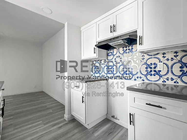 1923 Junipero Ave — Photo 7