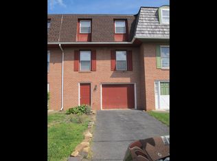 75 Meadowcreek Dr, Chambersburg, PA 17202
