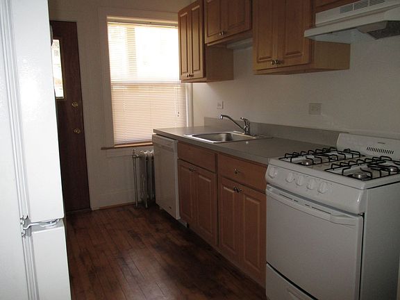2nd image of 4840 N Hermitage Ave APT 1W