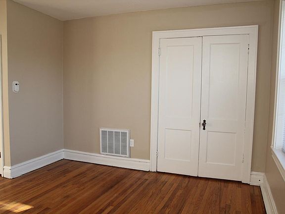 4th image of 7384 Pershing Ave #A