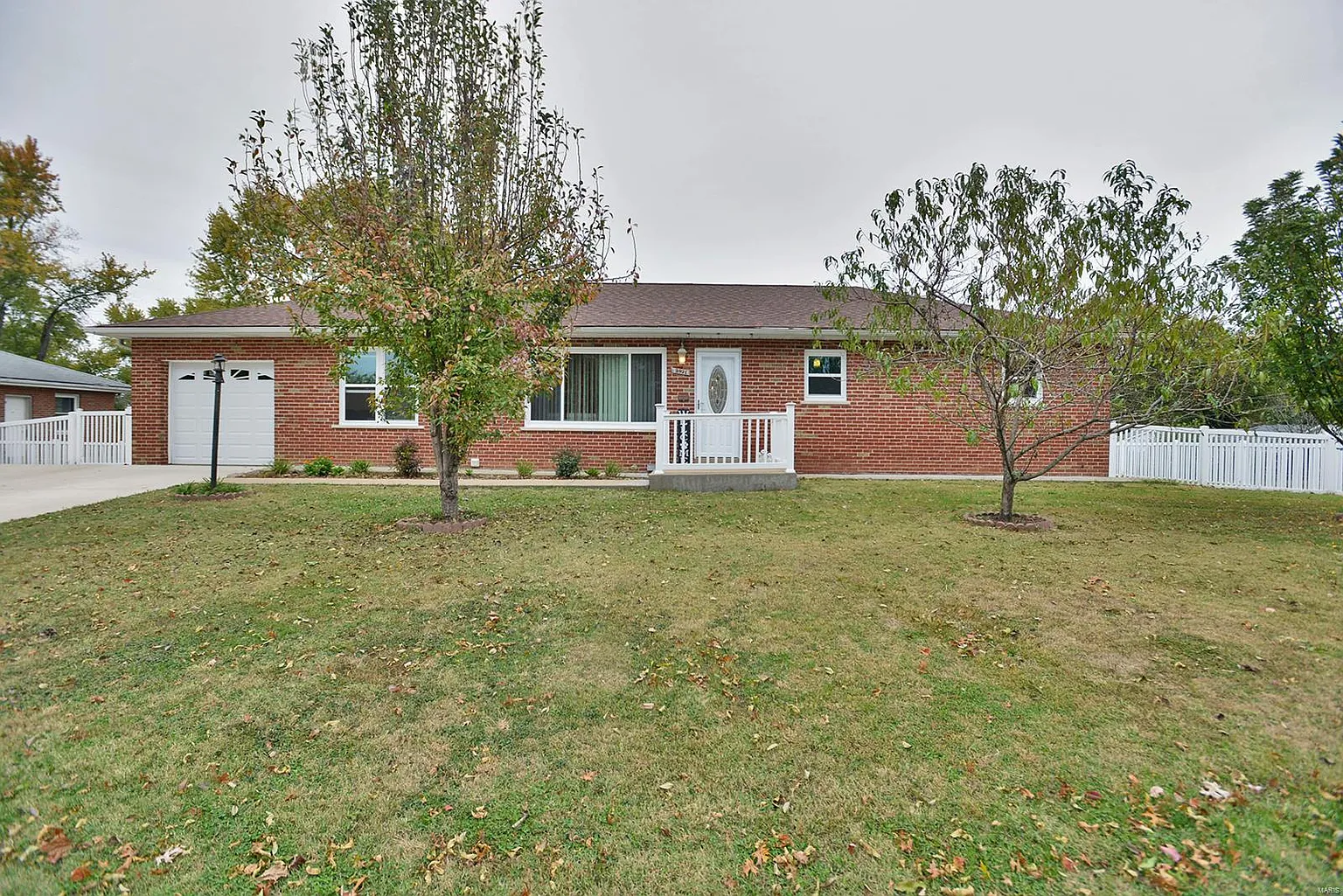 3921 E Dallas Ct photo 1
