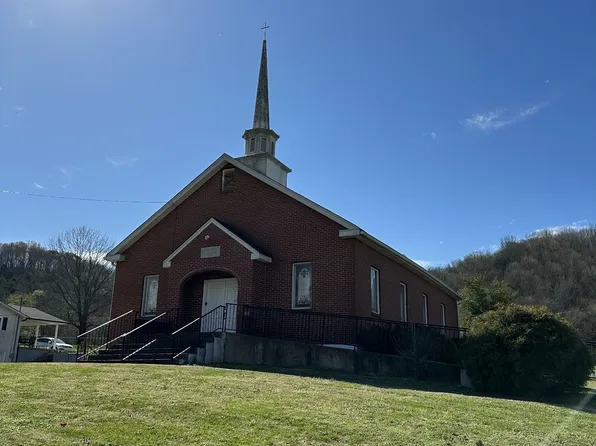 732 Lancaster Hwy, Lancaster, TN 38569