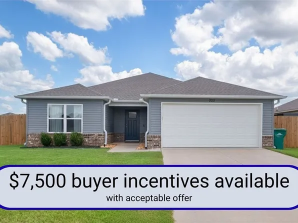 920 Queen St, Centerton, AR 72719