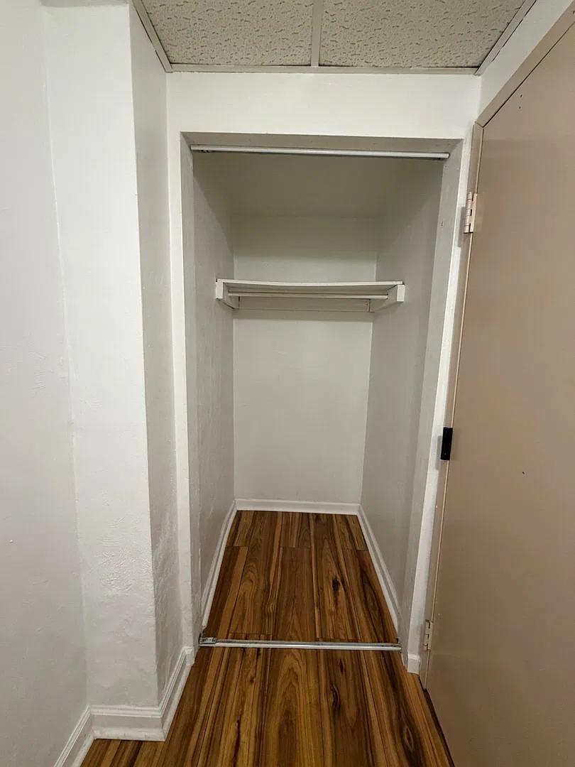 Beautiful Spacious Apartments near Pitt & CMU — Photo 2