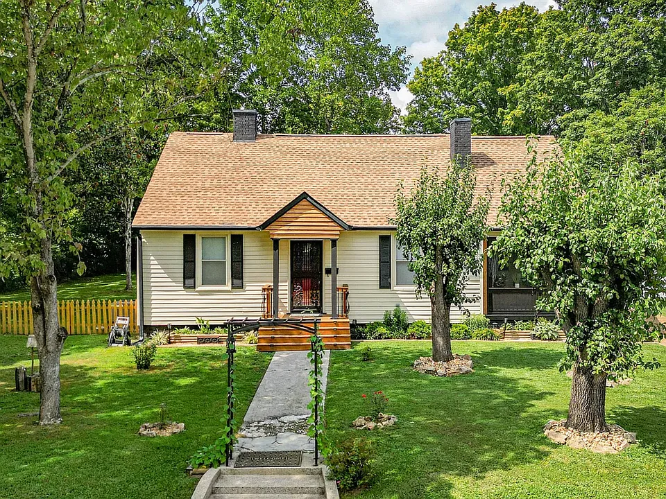 213 6th Ave