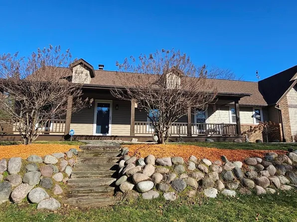 10391 Moonglow Dr, Roscoe, IL 61073