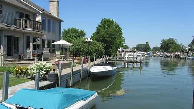 2nd image of 37792 Huron Pointe Dr