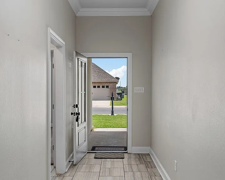 1943 Valdemar Pl — Photo 12