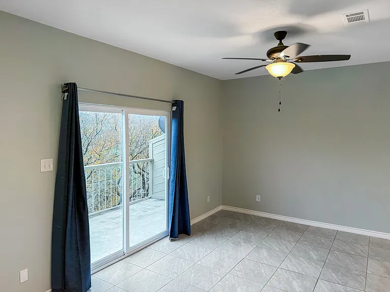 801 Grassy Knl #A — Photo 19