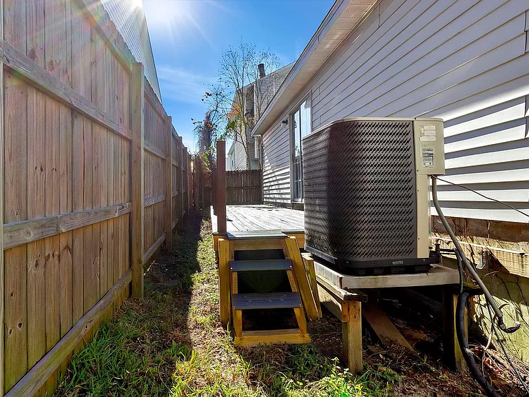 9 Forest Breeze Ct — Photo 27