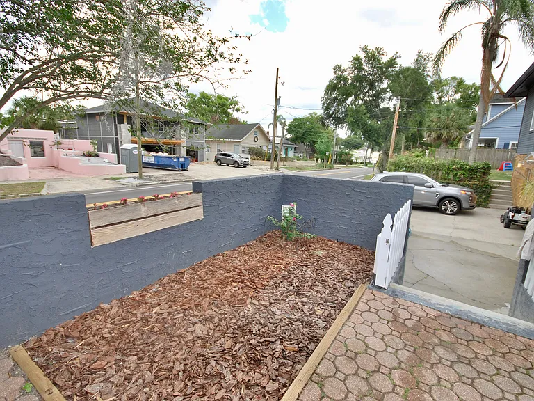 230 E Concord St — Photo 25