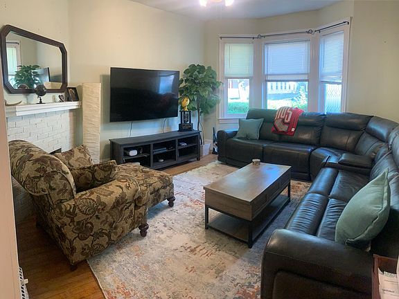 3rd image of 3817 John Ave #A