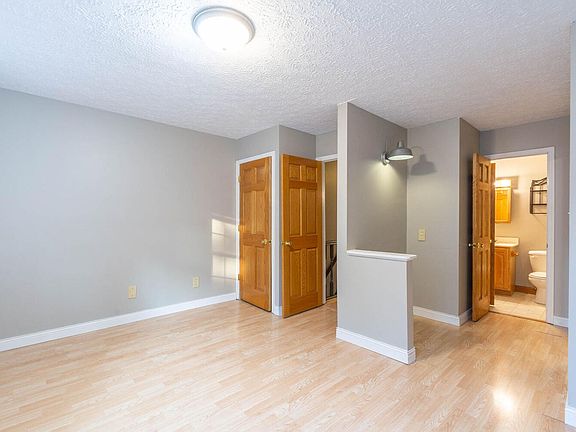 4th image of 2304 S Burberry Ln