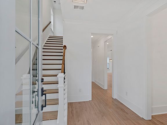 3rd image of 108 Helena Park Dr