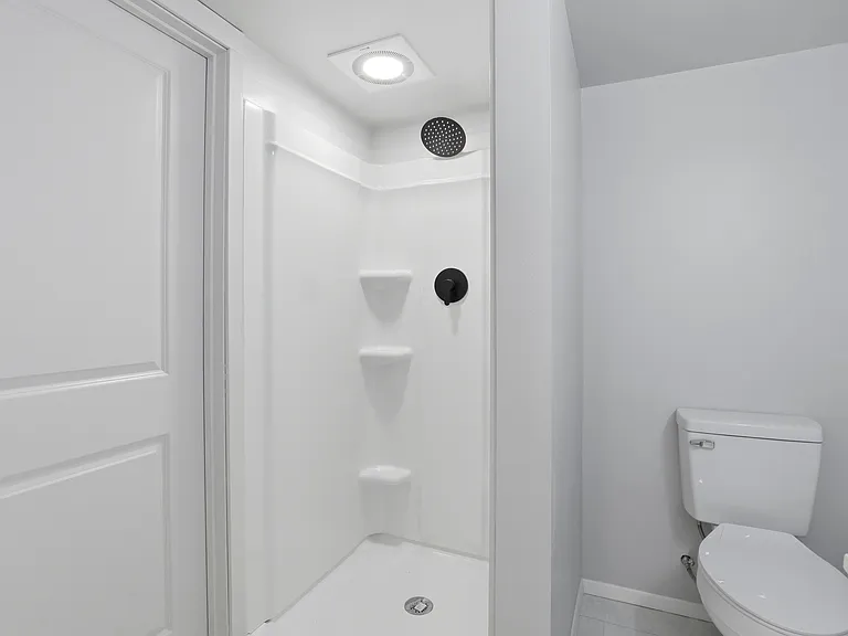 4714 N Elm St — Photo 38