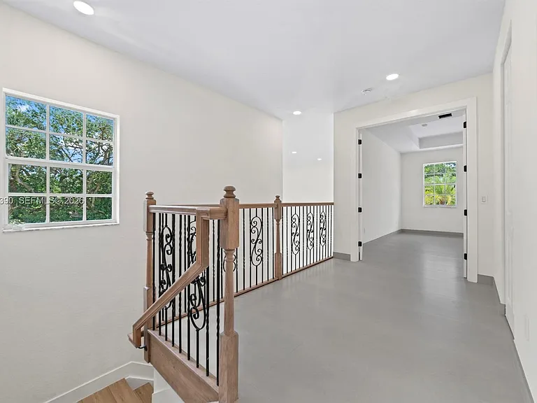 3040 SW 44th Ct — Photo 30