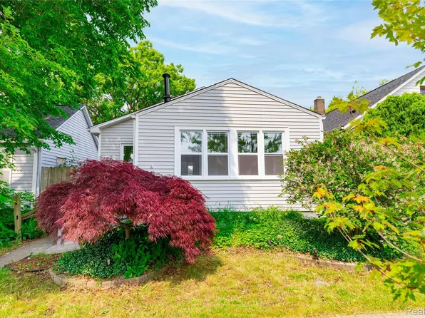 3820 17th St, Wyandotte, MI 48192