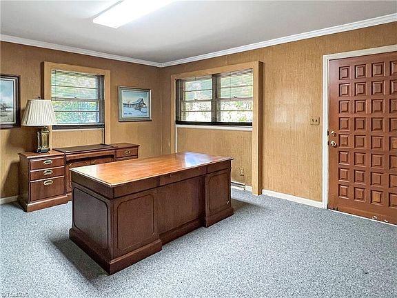 5th image of 700 Eastchester Dr