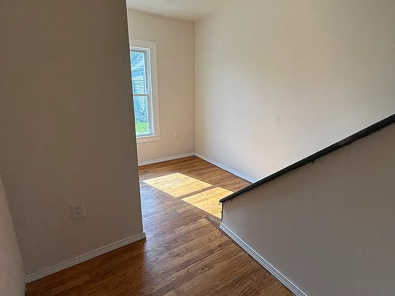 68 Saint John Ave — Photo 9