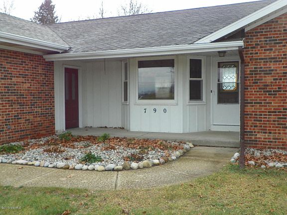3rd image of 790 100th St SE
