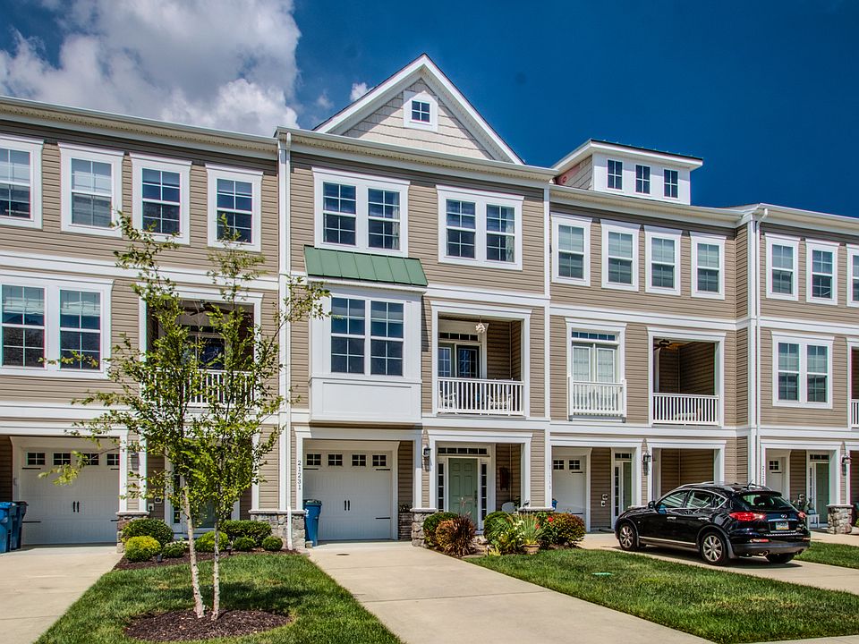 1st image of 21231 Catalina Cir