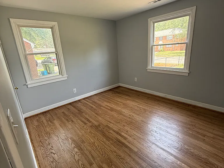 3625 Chapel Dr — Photo 7
