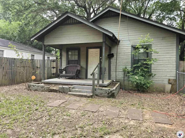 2015 W 14th St, Texarkana, TX 75501