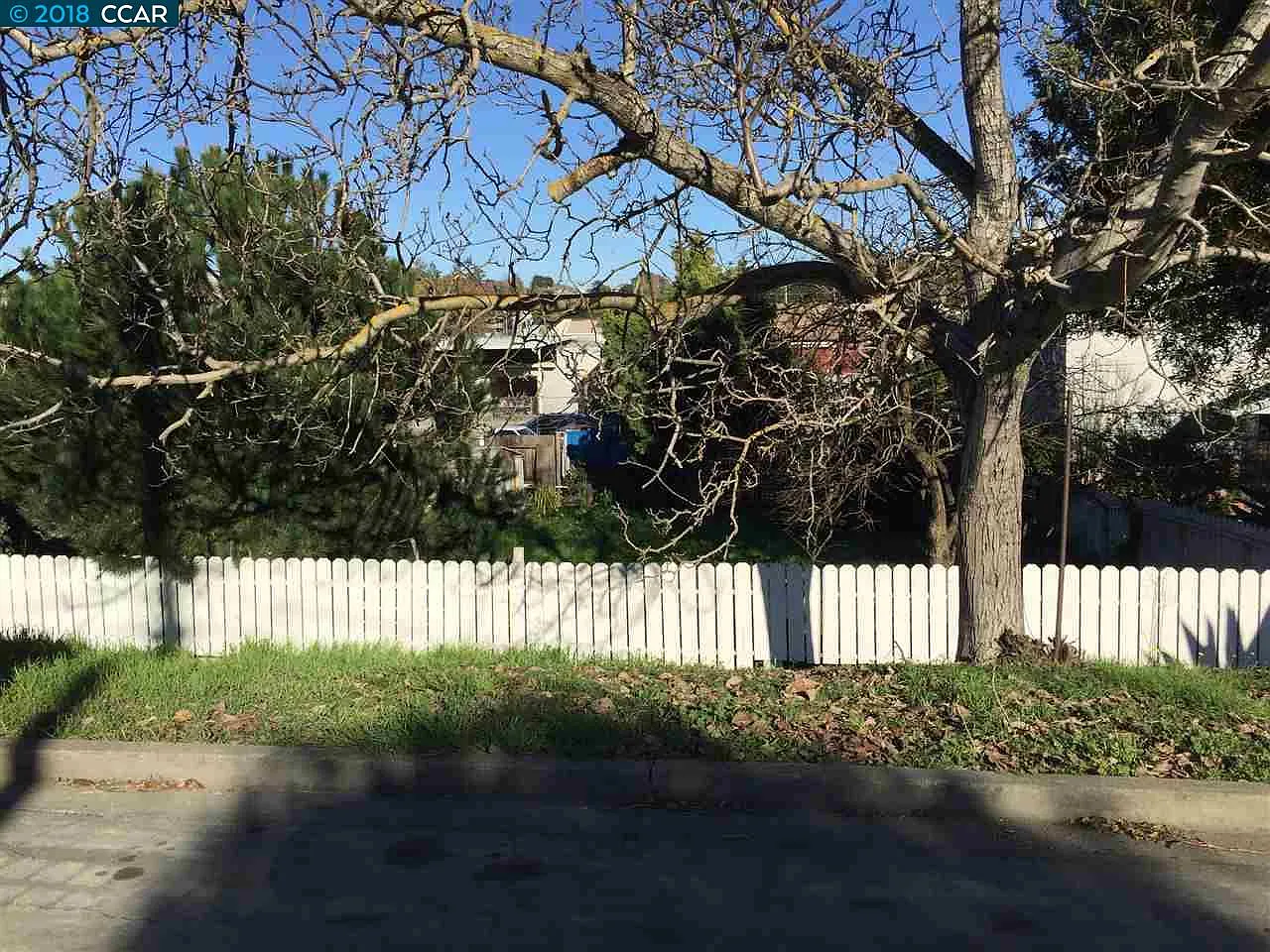Rodeo Ave photo 1