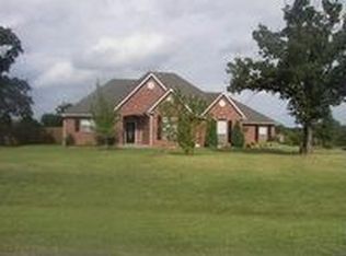 316 Hunt Club Rd, Blanchard, OK 73010