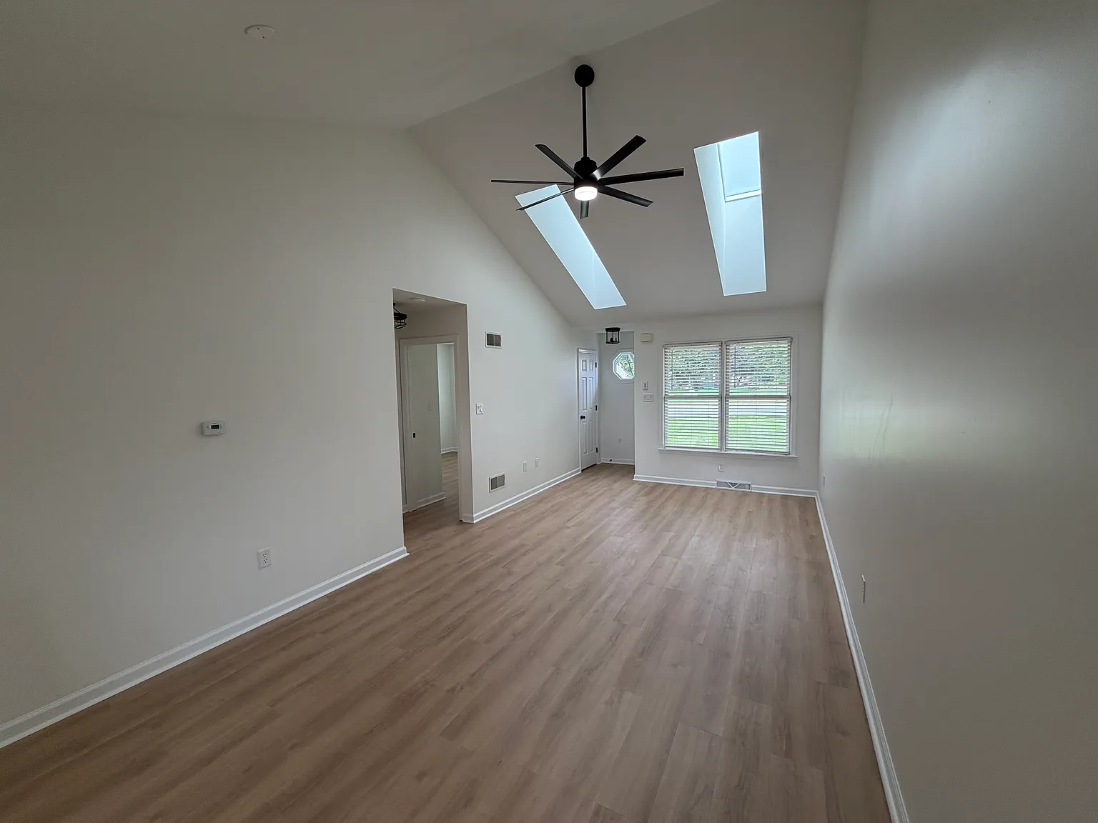 2 bed, 2.5 bath, 1168 sqft, $2,175 — Photo 2